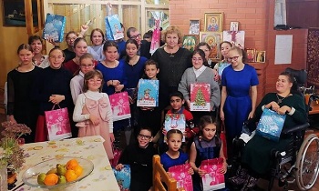  Тамара Литвинова поздравила с Новым годом особенных детей 