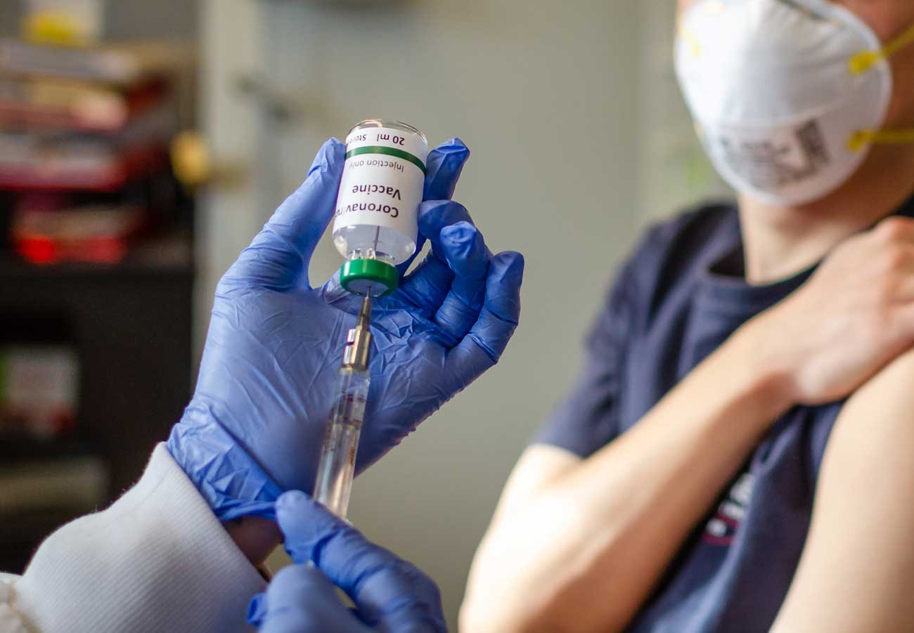 Количество вакцинированных в Ленобласти превысило 20 тыс. человек
