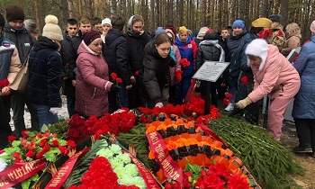 Новодевяткинцы почтили память героев, павших за Родину